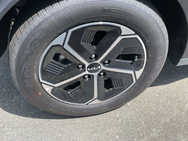 New 2026 Kia Niro EX FWD image 7