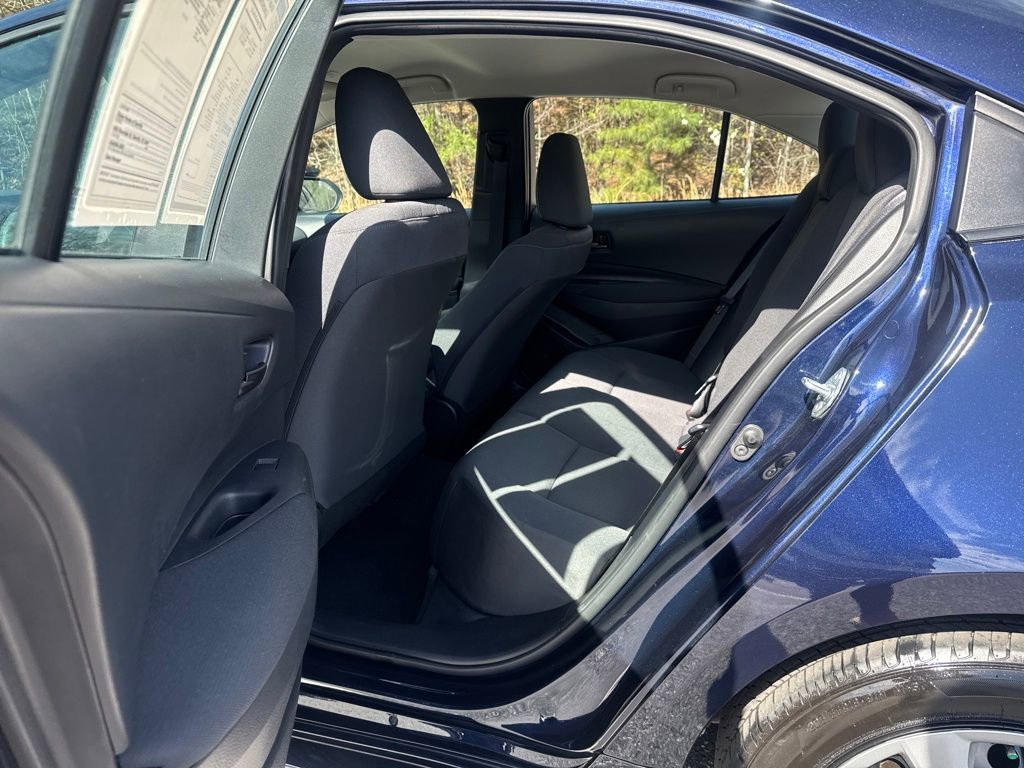 Used 2025 Toyota Corolla LE image 27