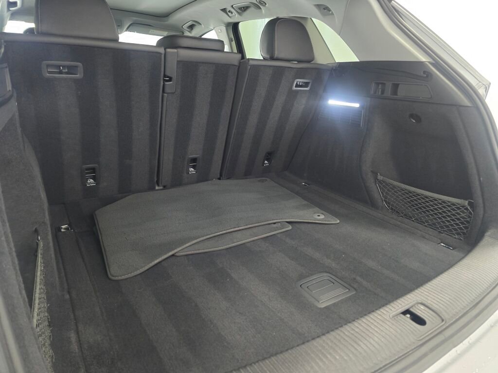 Used 2023 Audi Q5 2.0T Premium w/ Convenience Package image 23