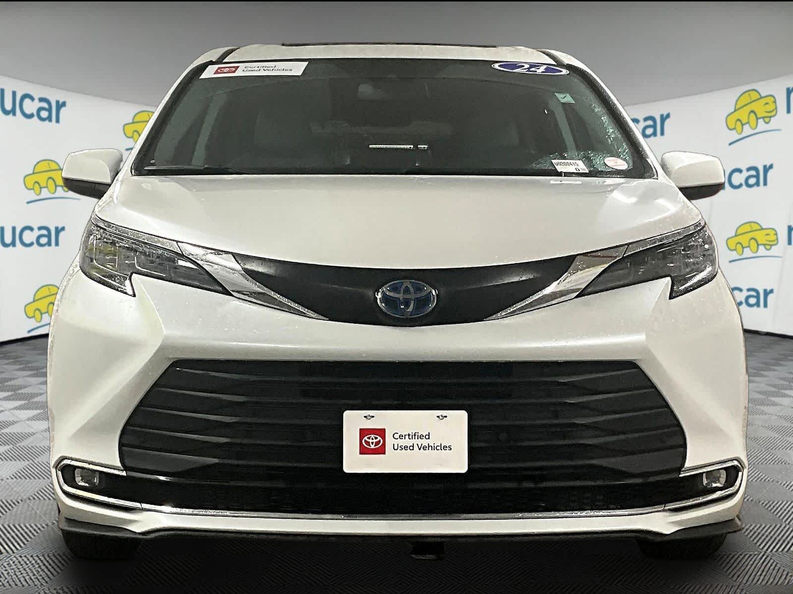 Certified 2024 Toyota Sienna XLE image 2