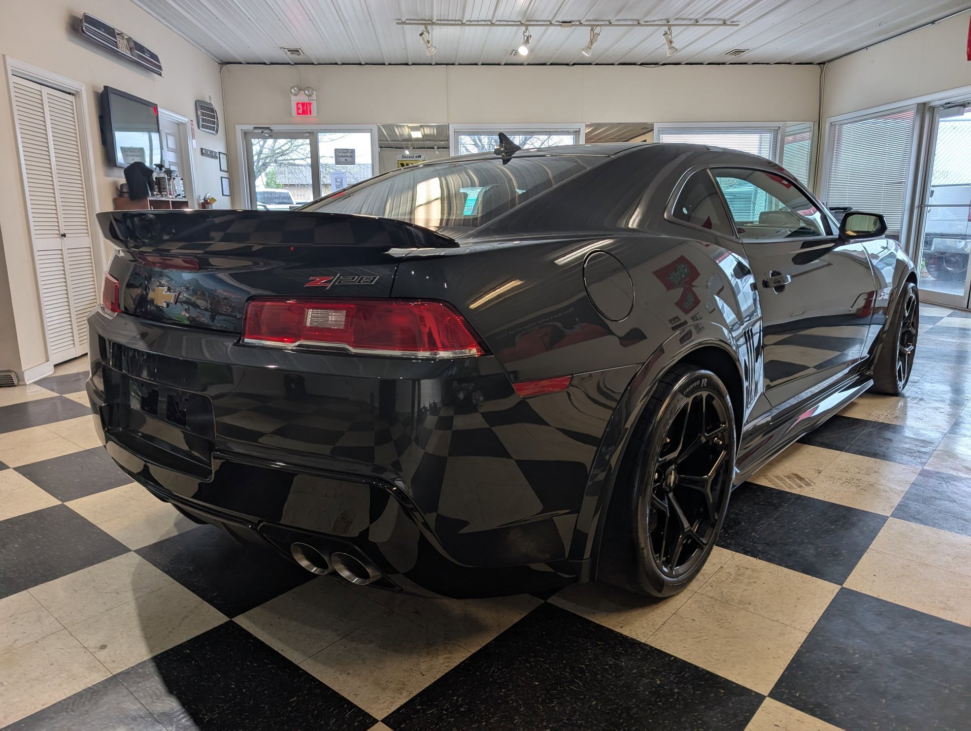 Used 2015 Chevrolet Camaro Z/28 RWD image 3