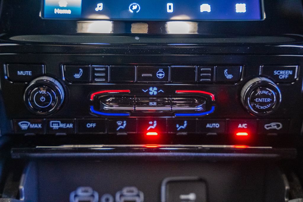 New 2025 Jeep Grand Cherokee Altitude image 22