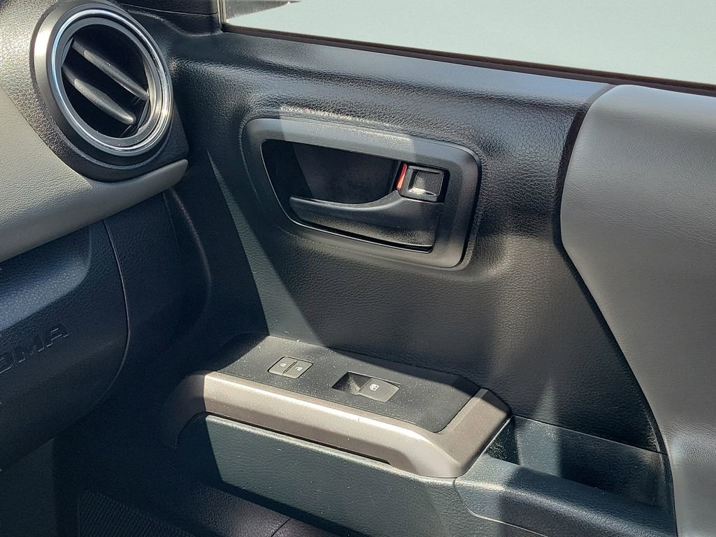 Used 2017 Toyota Tacoma SR5 w/ Tow Package image 16