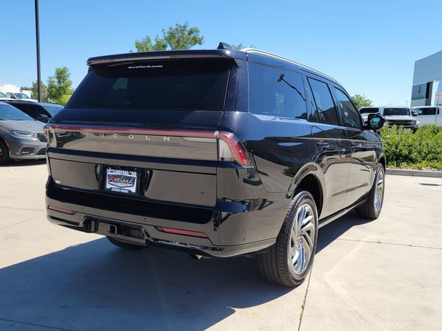 Certified 2025 Lincoln Navigator Reserve AWD/4WD image 3
