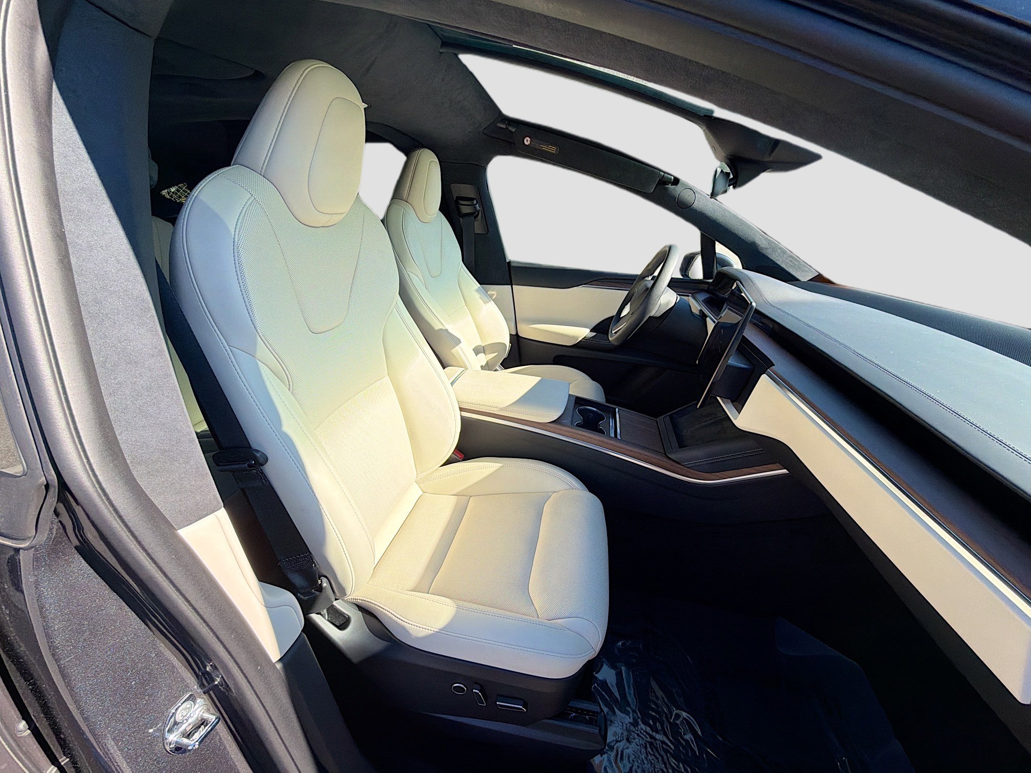 Used 2024 Tesla Model X image 15