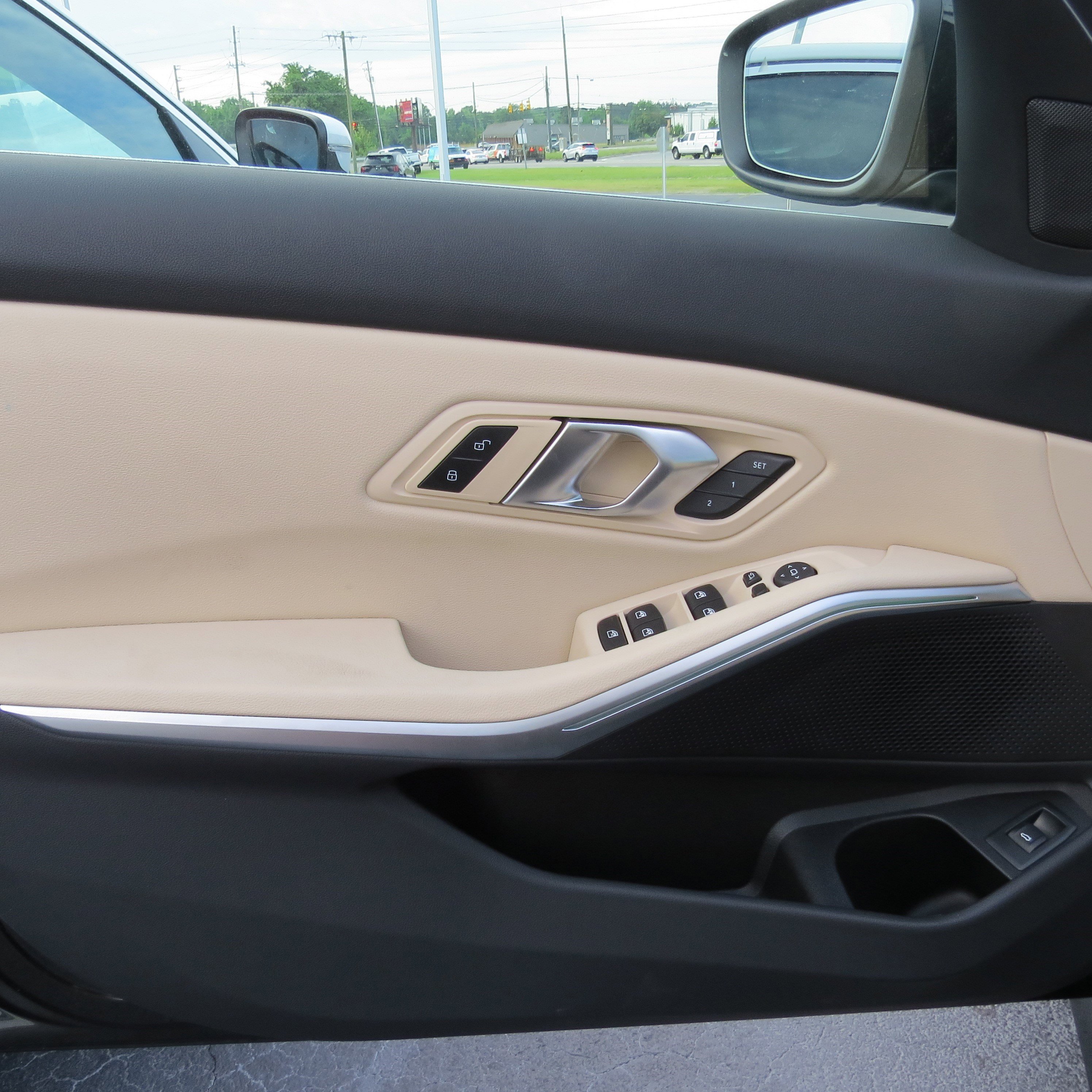 New 2025 BMW 330i Sedan w/ Convenience Package image 14