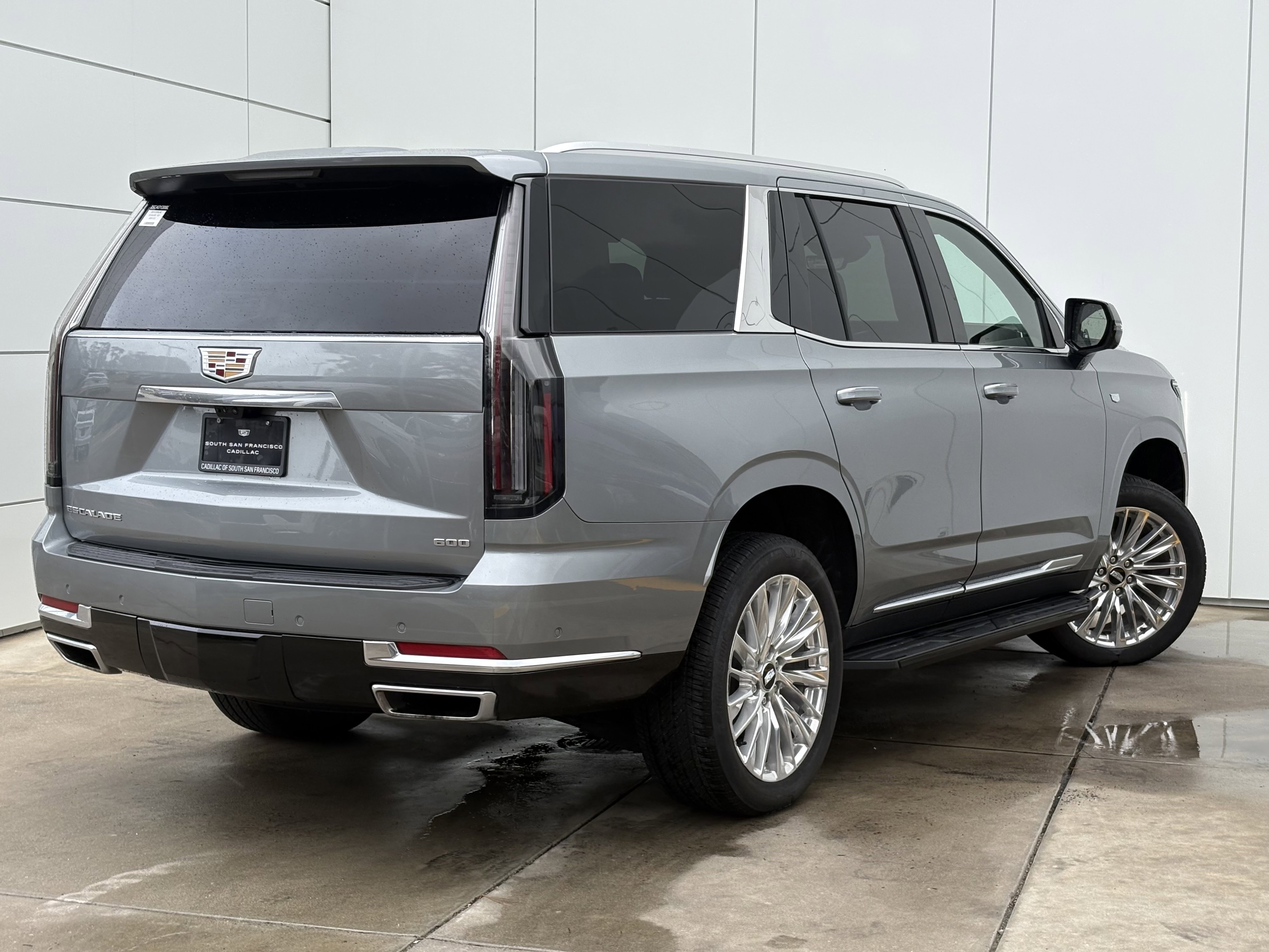 Used 2025 Cadillac Escalade Premium Luxury image 7