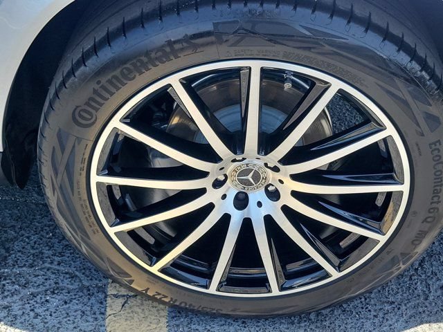 Used 2025 Mercedes-Benz GLS 450 4MATIC image 10