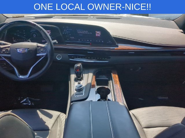 Used 2024 Cadillac Escalade Premium Luxury w/ Performance Package AWD/4WD image 33