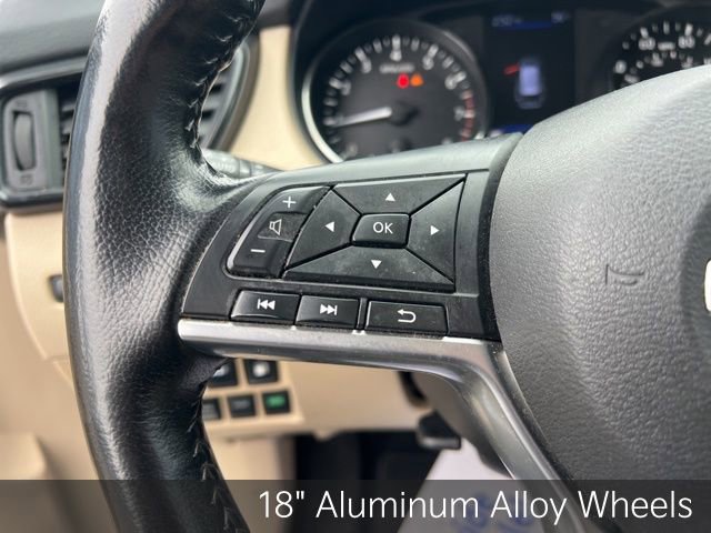 Used 2020 Nissan Rogue SV w/ Sun & Sound Touring Package image 14