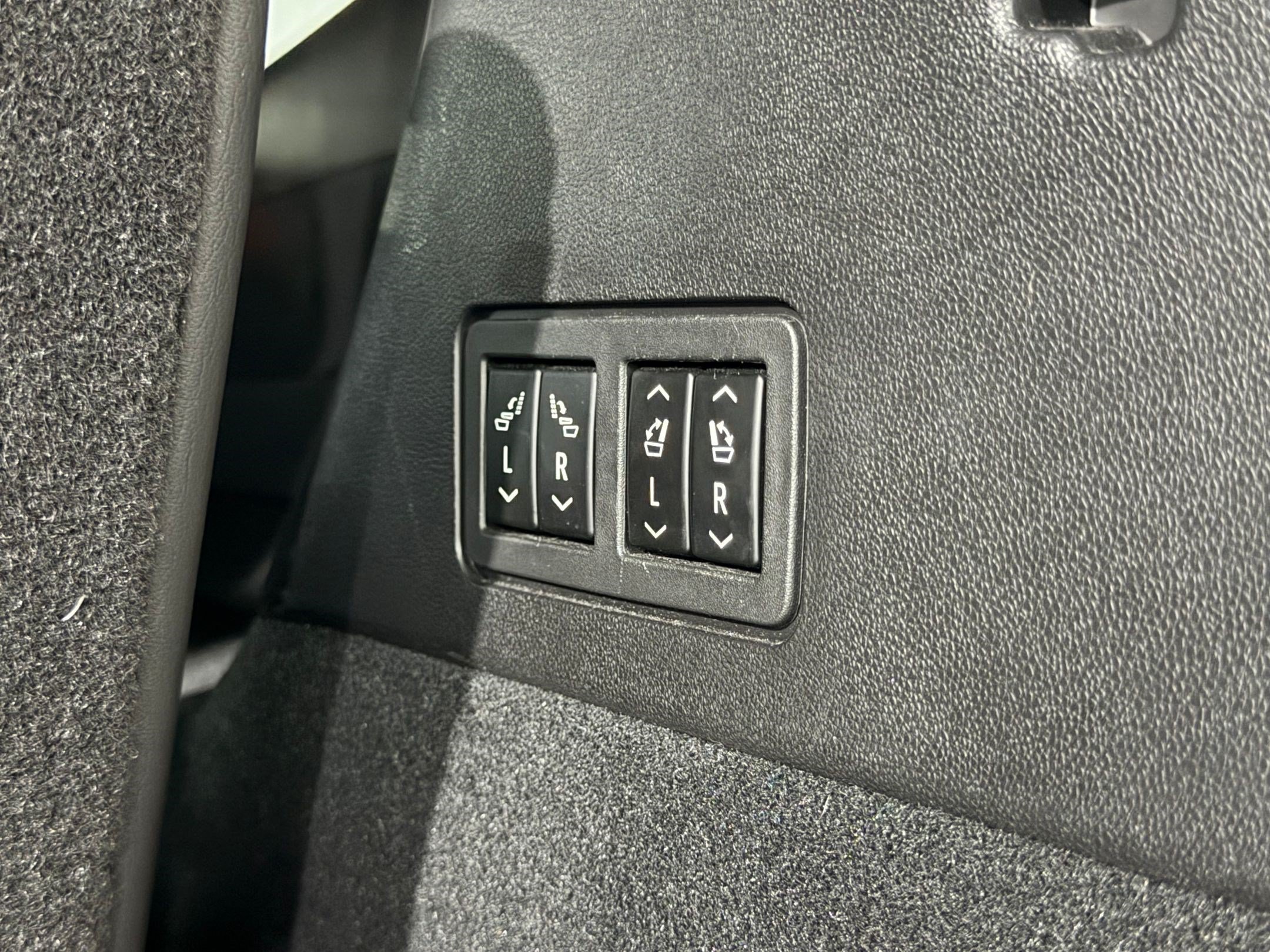 Used 2024 Cadillac XT6 Premium Luxury FWD image 42