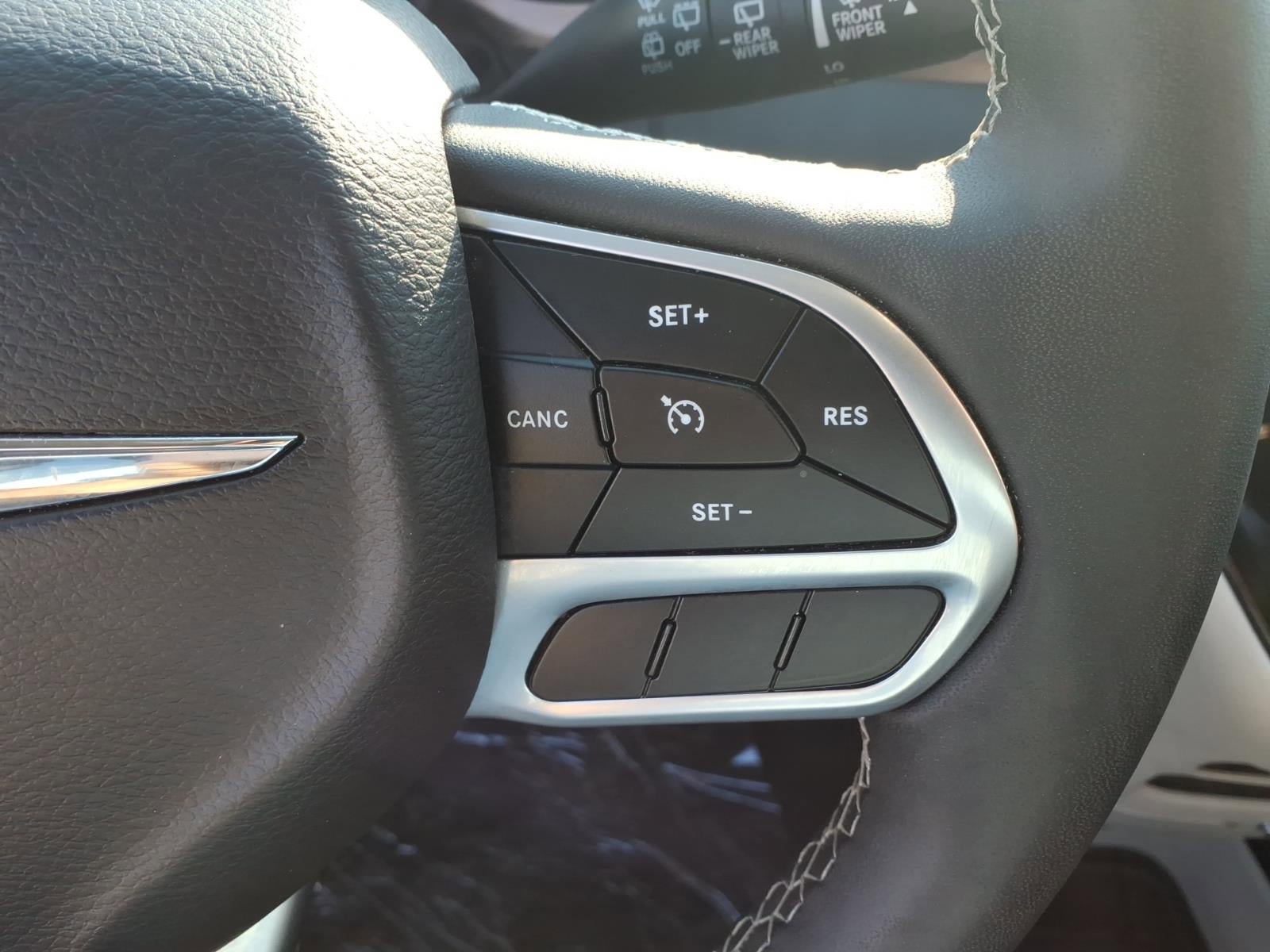 Used 2023 Chrysler Voyager LX image 9