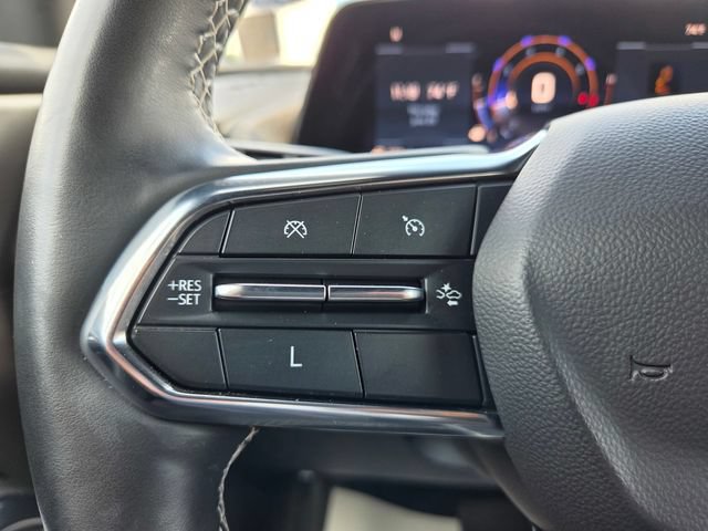 Used 2025 Chevrolet Traverse LT AWD/4WD image 18