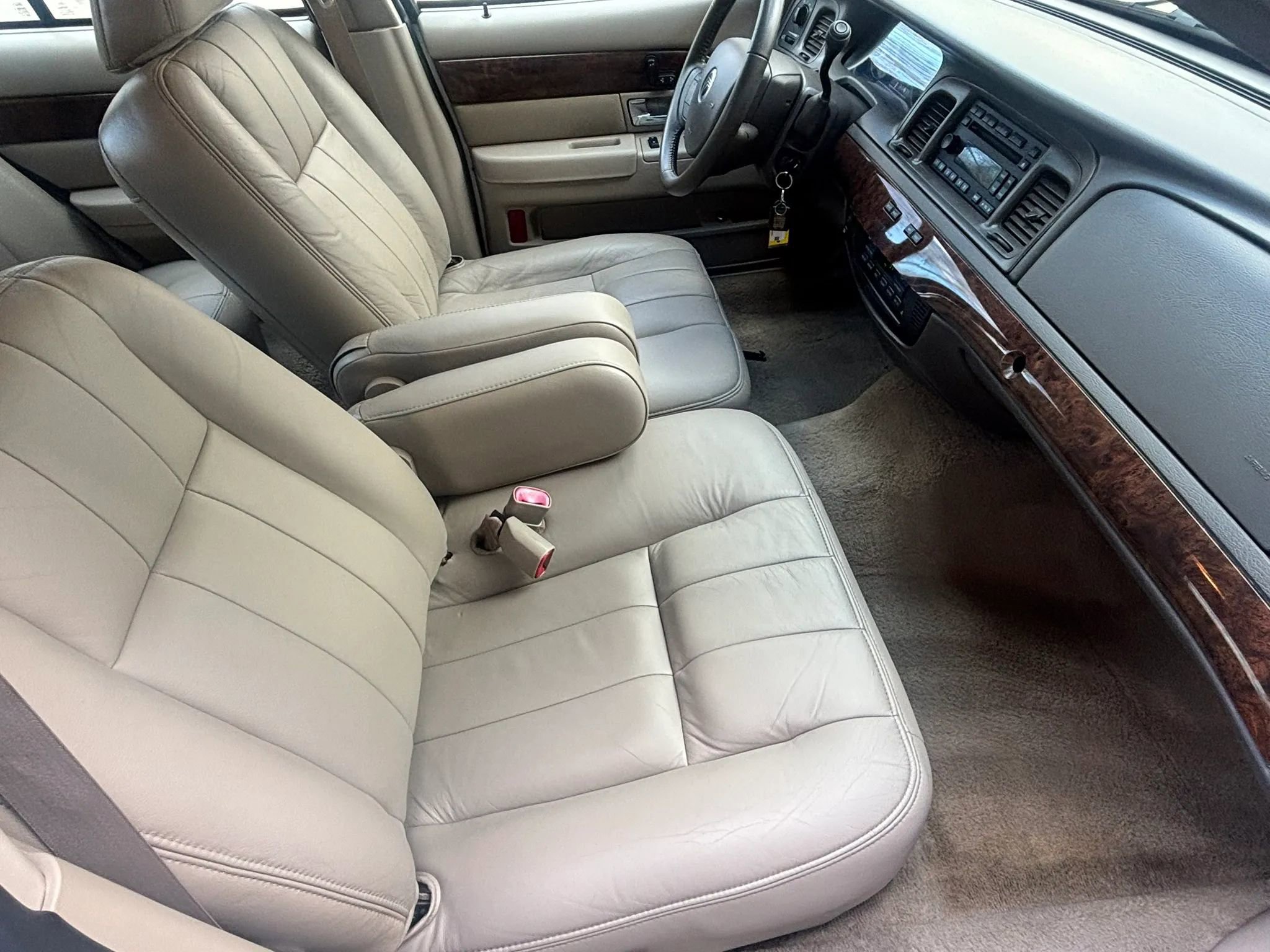 Used 2009 Mercury Grand Marquis LS image 14