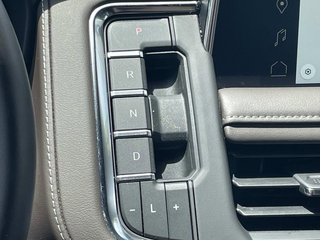Used 2023 GMC Yukon SLE AWD/4WD image 24