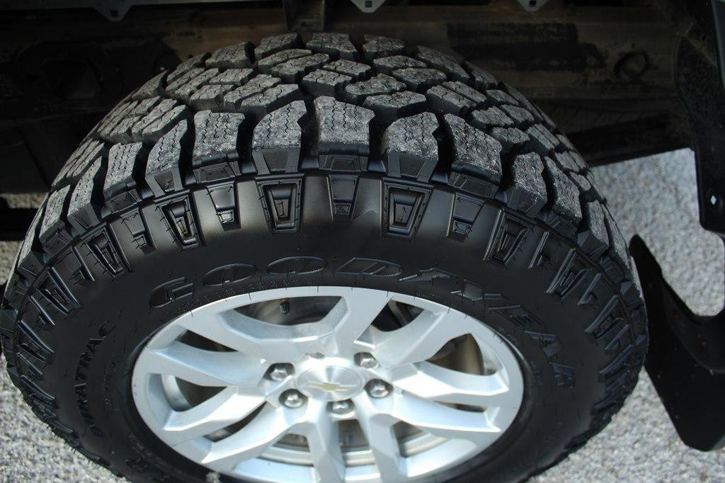 Used 2020 Chevrolet Silverado 1500 W/T w/ Z71 Off-Road Package AWD/4WD image 9