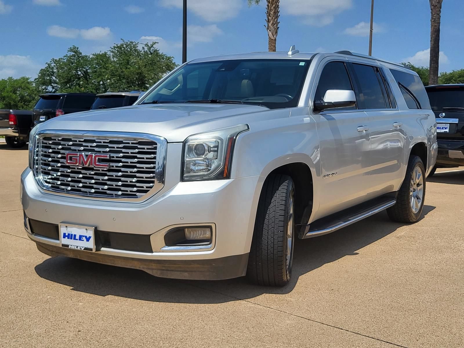 Used 2019 GMC Yukon XL Denali w/ Open Road Package AWD/4WD image 2