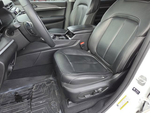 Used 2023 Jeep Grand Cherokee L Limited image 33