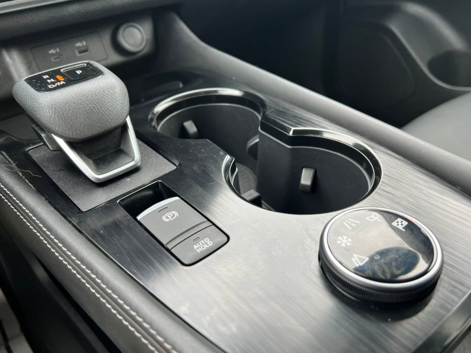 Used 2023 Nissan Rogue SL w/ SL Premium Package image 28