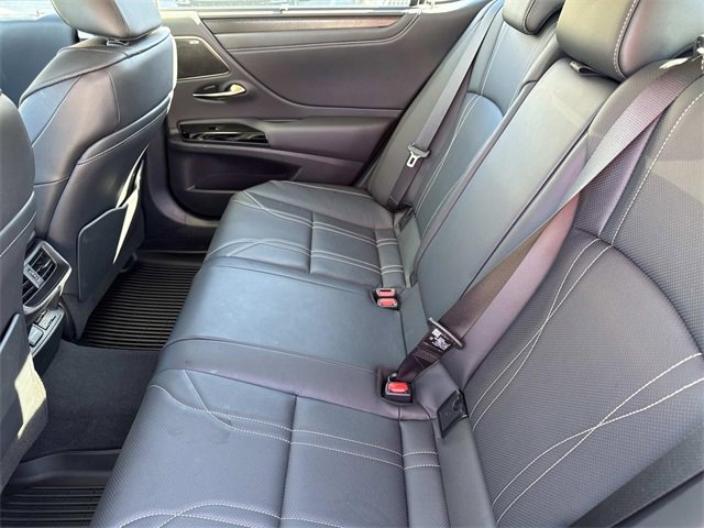 Certified 2025 Lexus ES 300h Ultra Luxury image 13