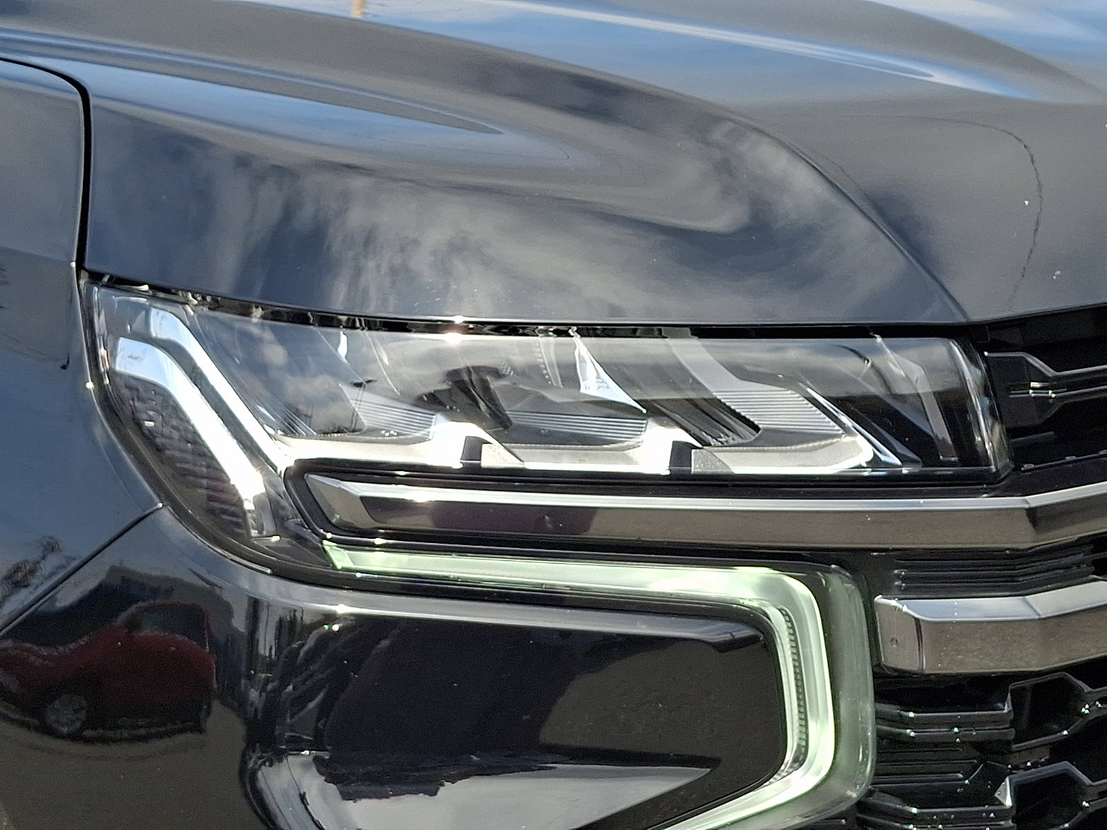 Used 2022 Chevrolet Suburban Z71 AWD/4WD image 9