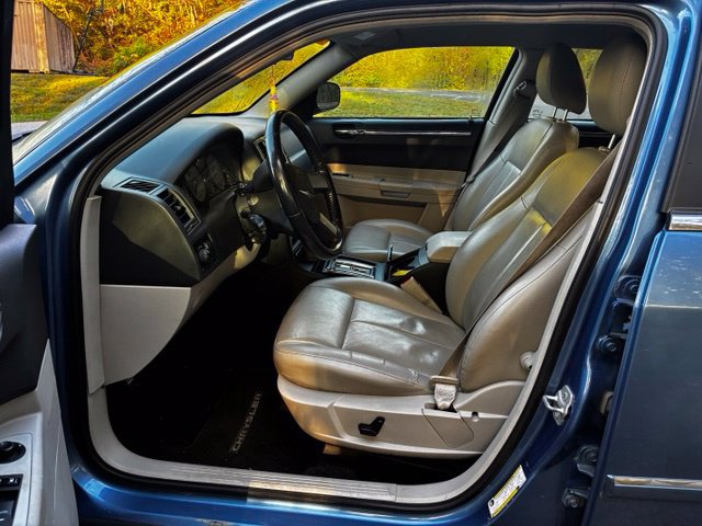 Used 2007 Chrysler 300 Touring w/ Comfort/Convenience Group RWD image 14
