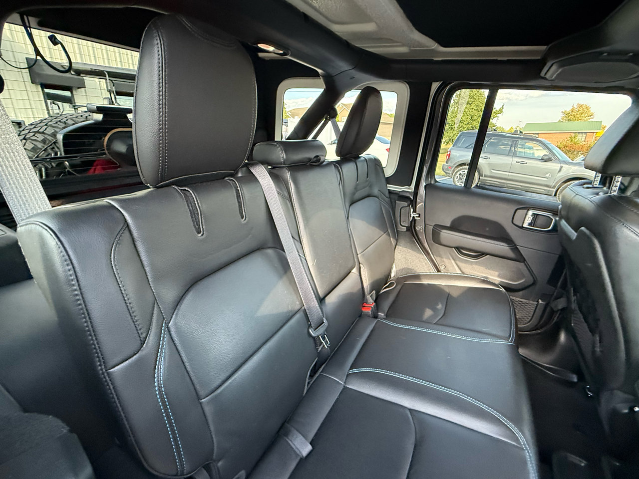 Used 2022 Jeep Wrangler Unlimited Rubicon 4xe w/ Dual Top Group image 42