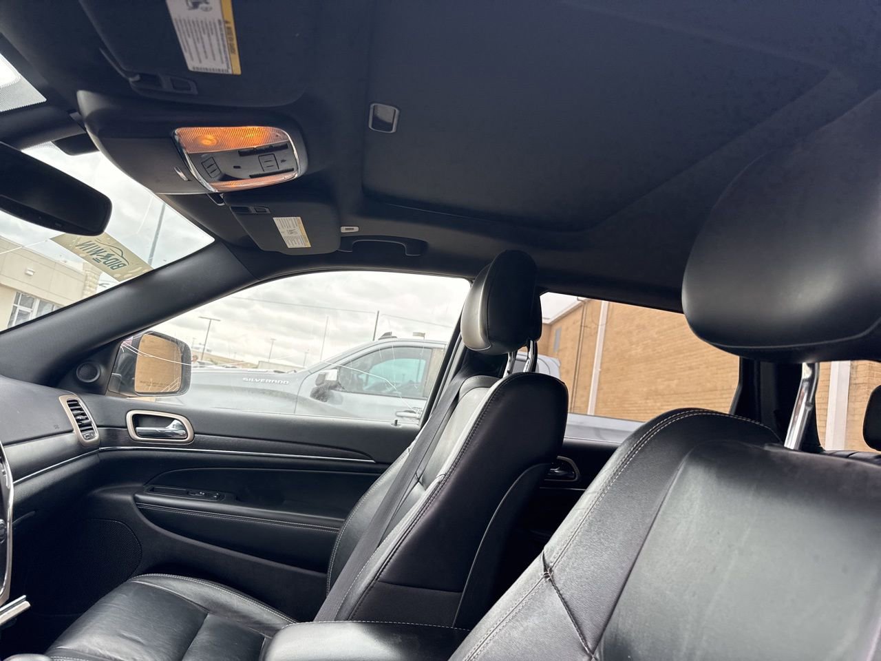 Used 2017 Jeep Grand Cherokee Limited AWD/4WD image 8