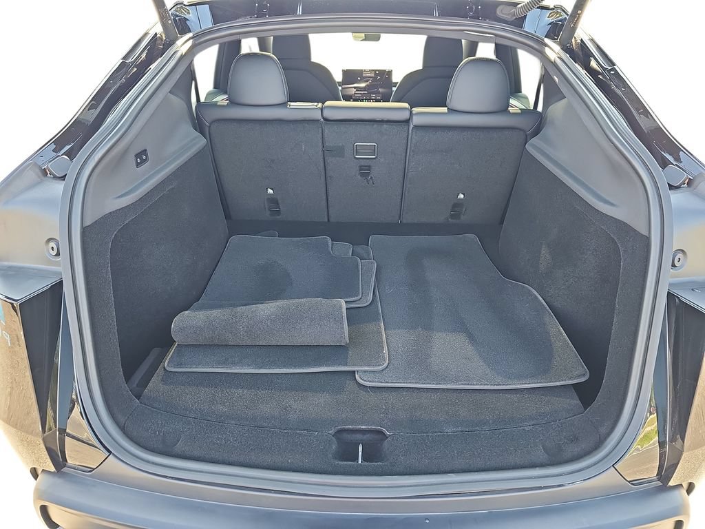 Used 2026 Tesla Model Y 2WD image 30