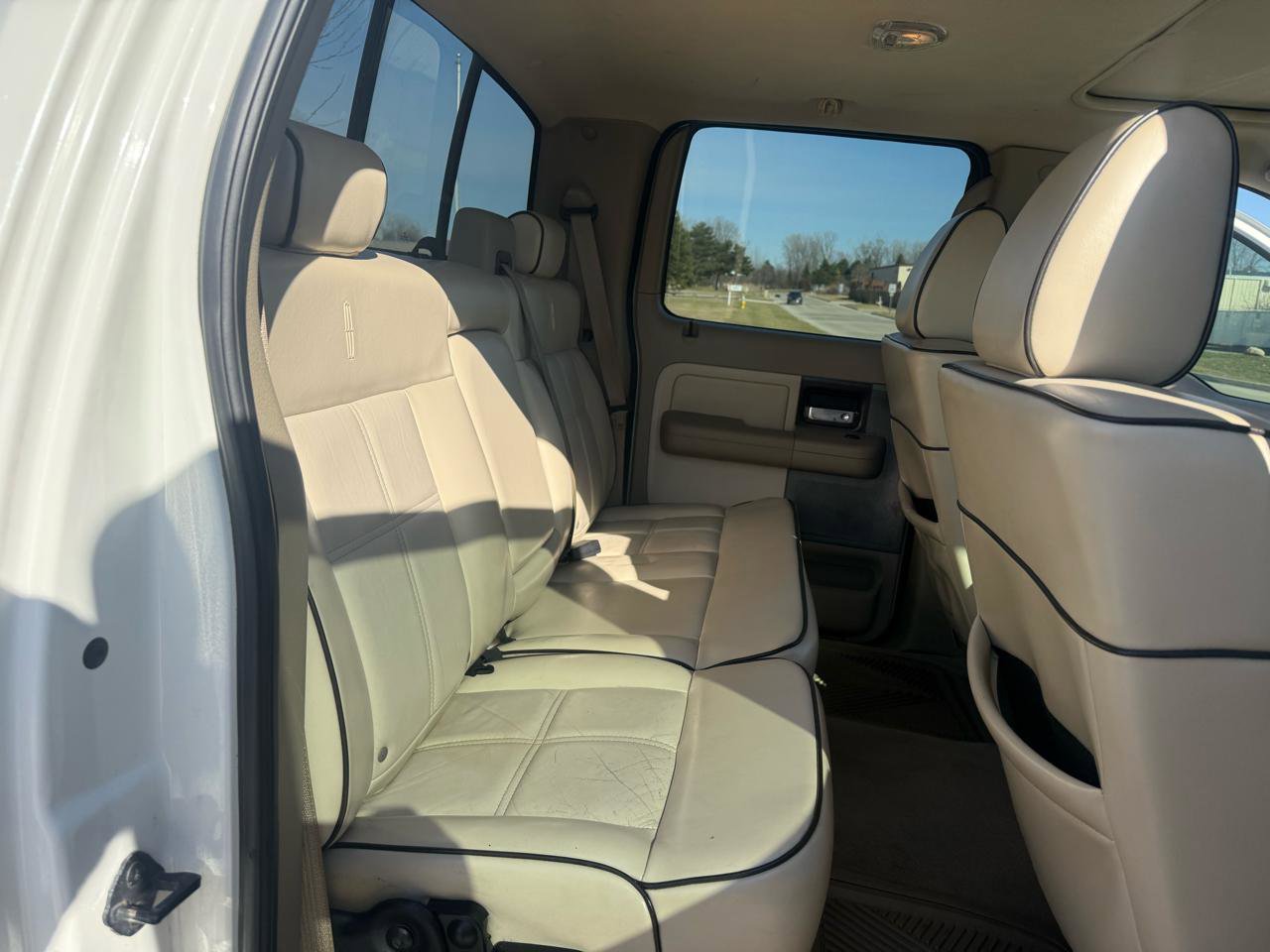 Used 2006 Lincoln Mark LT 4x4 image 19