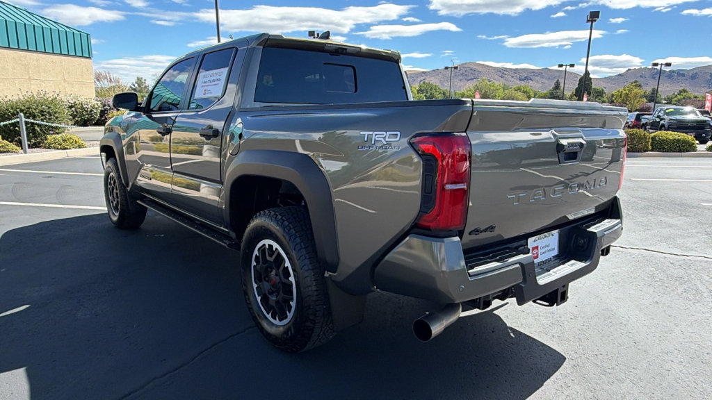 Used 2024 Toyota Tacoma TRD Off-Road w/ TRD Off Road Premium Package AWD/4WD image 5