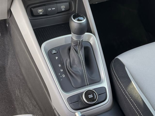 Used 2025 Hyundai Venue SEL image 22