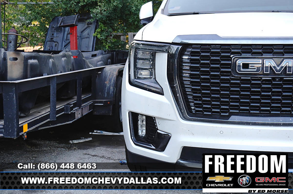 Used 2023 GMC Yukon Denali Ultimate AWD/4WD image 6