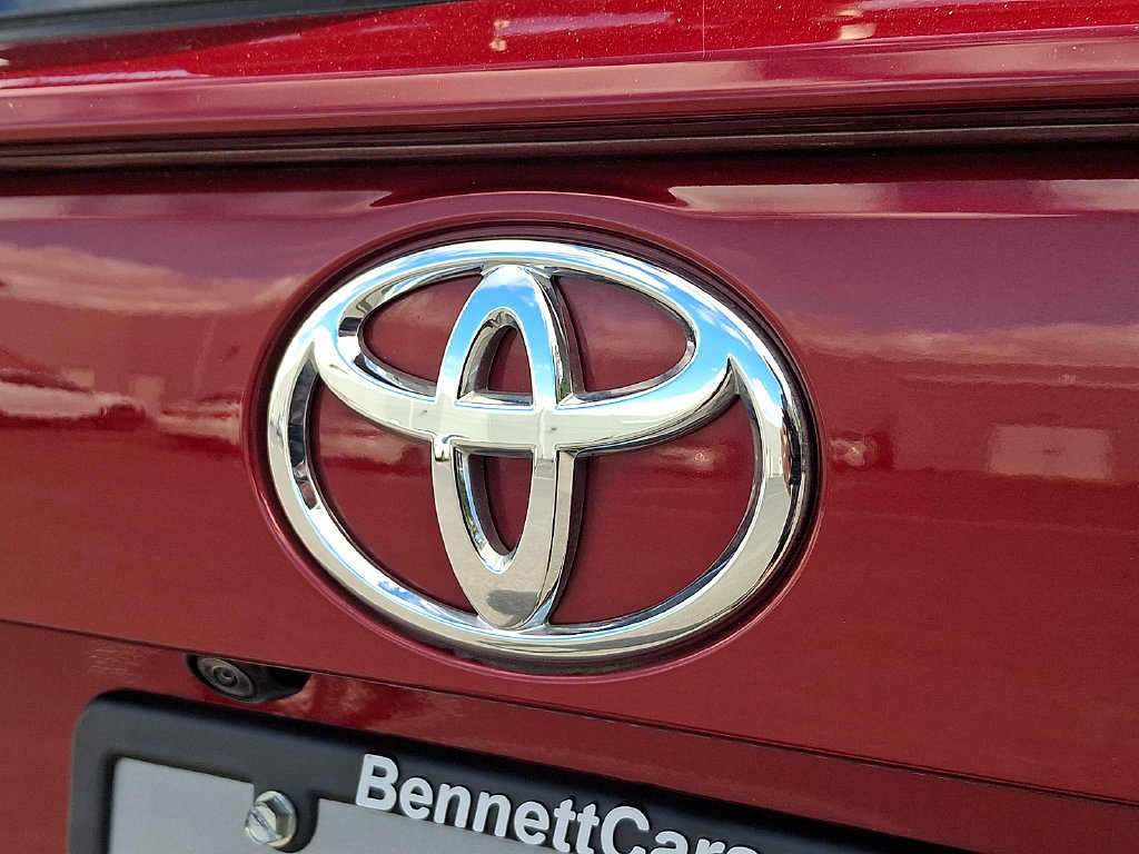 Used 2025 Toyota RAV4 XLE Premium w/ Weather Package AWD/4WD image 31