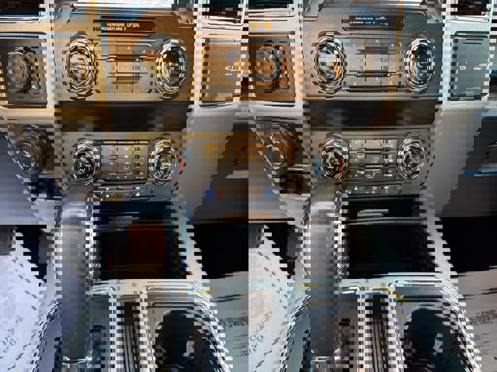 Used 2019 Ford F150 Lariat w/ Equipment Group 502A Luxury image 23