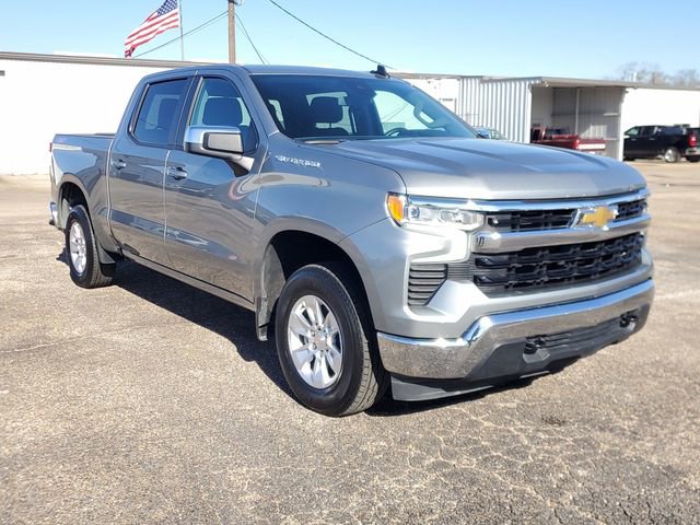 Used 2025 Chevrolet Silverado 1500 LT AWD/4WD image 2