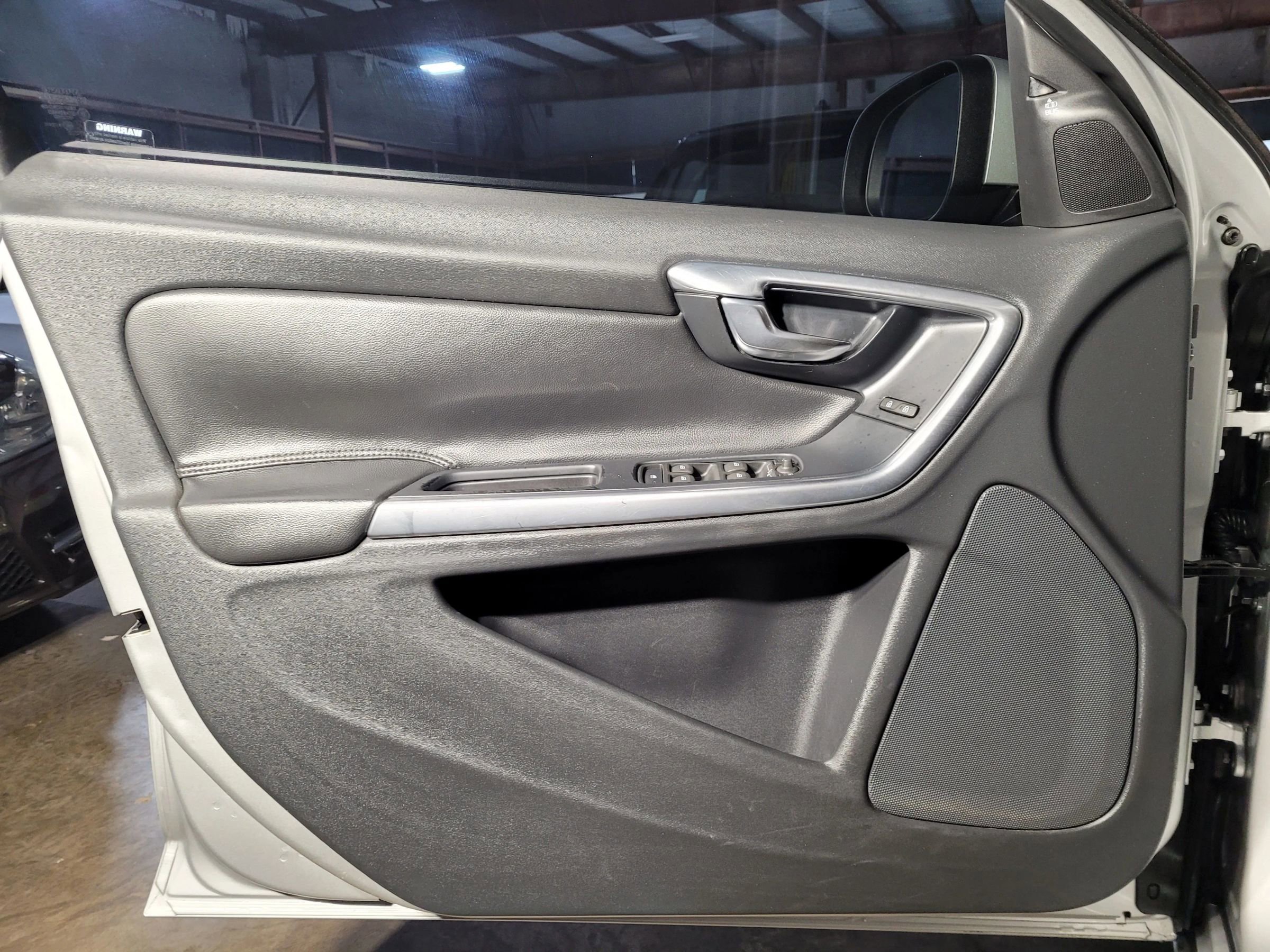 Used 2016 Volvo S60 T5 Premier image 14