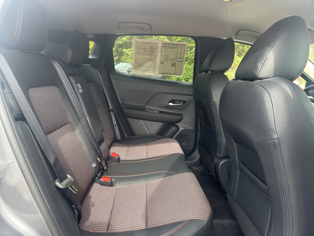 Used 2025 Nissan Kicks SR image 16