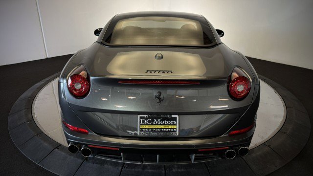 Used 2015 Ferrari California T image 33