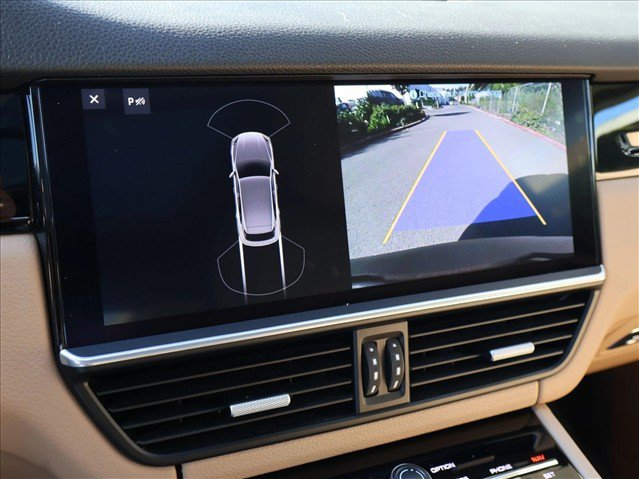 Used 2020 Porsche Cayenne AWD/4WD image 18