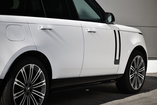 New 2025 Land Rover Range Rover Autobiography image 16