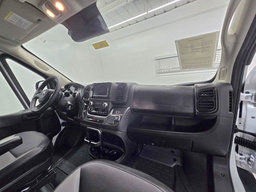Used 2025 RAM ProMaster 2500 w/ Convenience Group FWD image 14