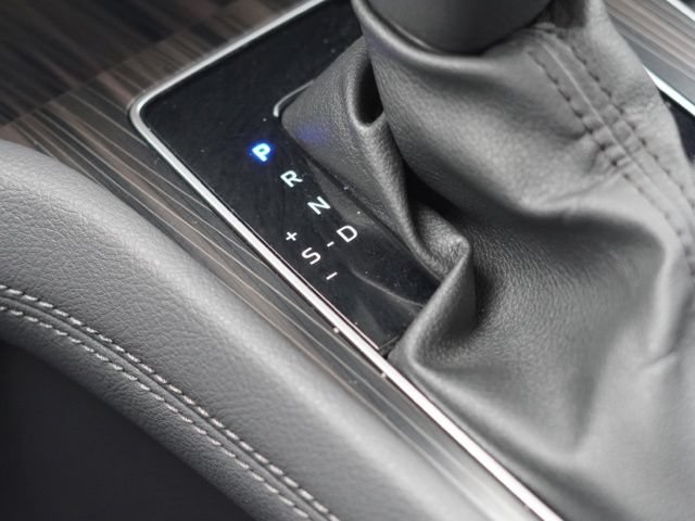 Used 2024 Toyota Sienna Limited AWD/4WD image 31