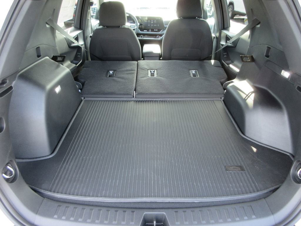 New 2026 Chevrolet Equinox LT w/ LPO, Floor Liner Package AWD/4WD image 11