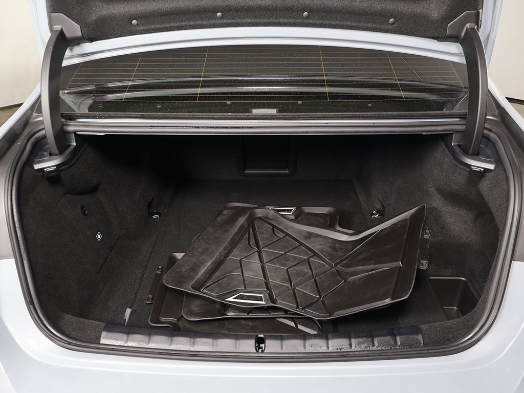 Used 2025 BMW i7 xDrive60 w/ Premium Package image 18