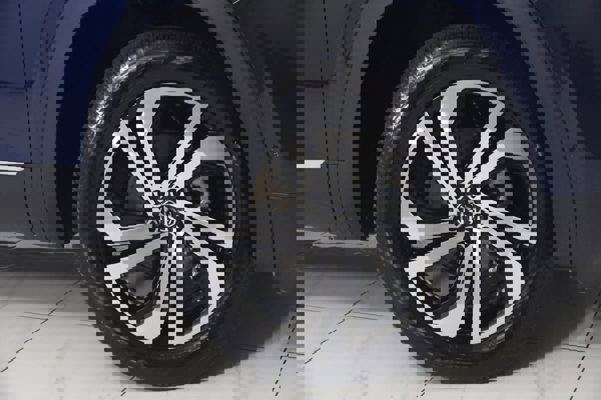 Used 2021 Volkswagen Atlas SEL Premium image 17