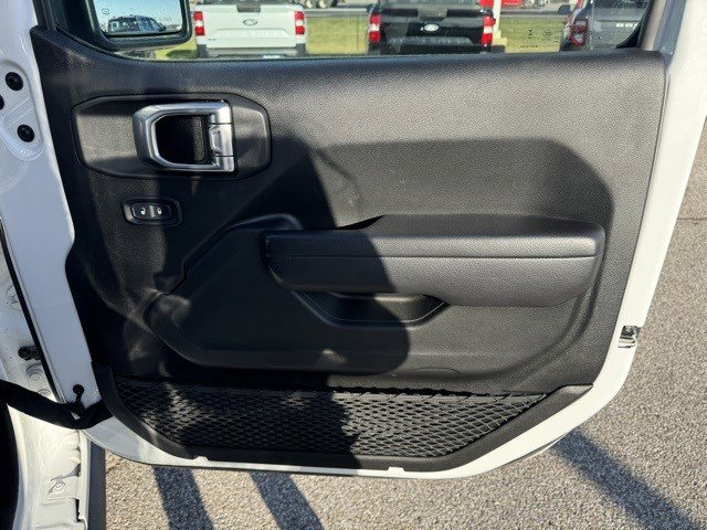 Used 2024 Jeep Wrangler Unlimited Rubicon image 35