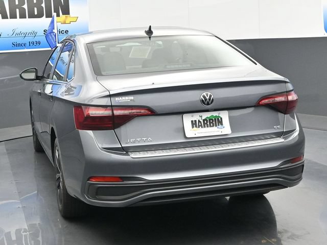 Used 2024 Volkswagen Jetta SE FWD image 4