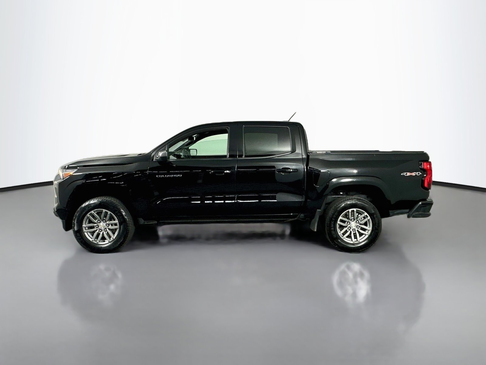 Used 2024 Chevrolet Colorado LT w/ LT Convenience Package AWD/4WD image 5