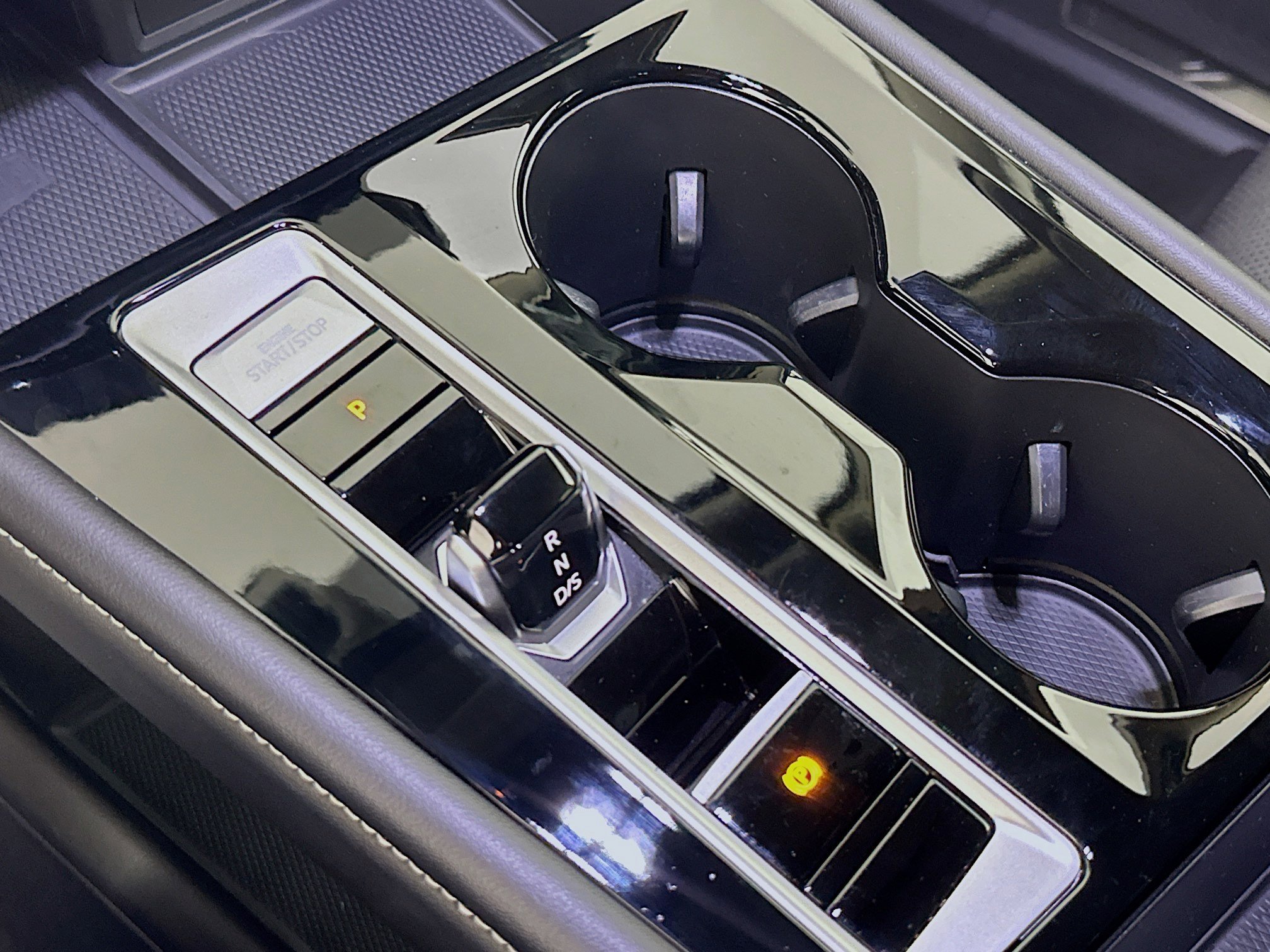 Used 2024 Volkswagen Atlas SE image 25